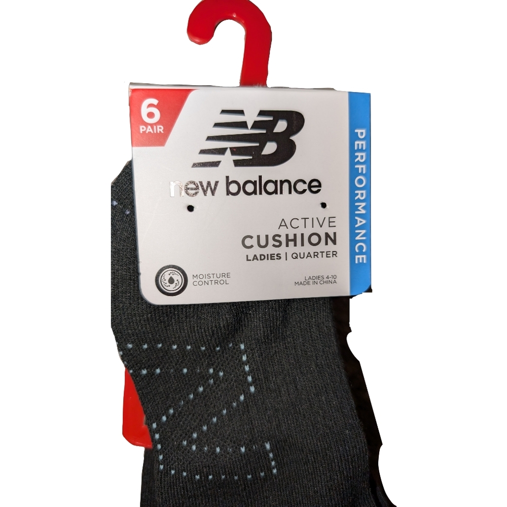 🎄 3/$15 - New Balance Ladies' Active Cushion Quarter Performance Socks, 4 Pairs - Picture 2 of 5